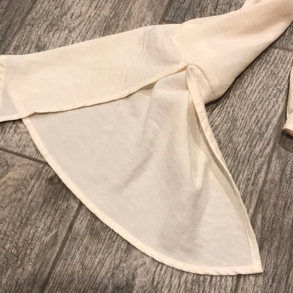 K Lab satin bow front top bell slit sleeves - Picture 2 of 7